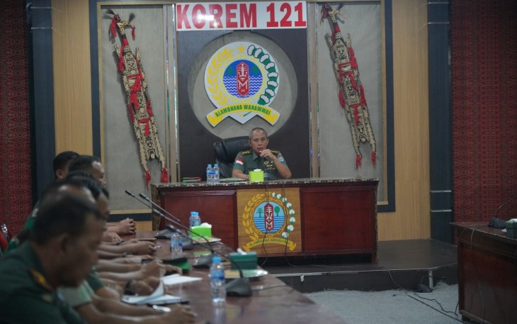Kasipers Kasrem 121/ABW Pimpin Rapat Koordinasi Sertijab Tradisi Penerimaan dan Pelepasan Pejabat Golongan V 