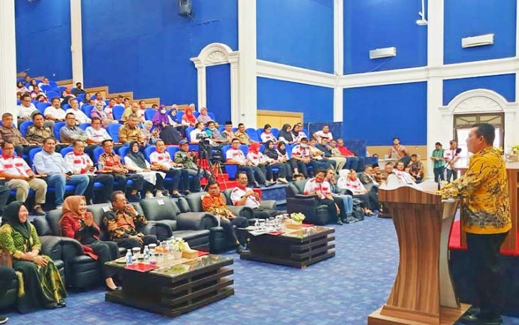 Gubernur Ansar saat Buka Seminar Nasional Manajemen Sumber Daya Manusia Uniba