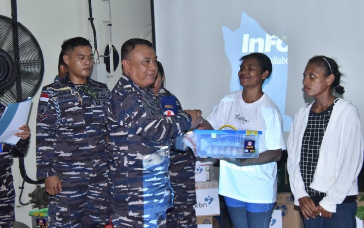 TNI AL Gelar Bakti Sosial di Biak  