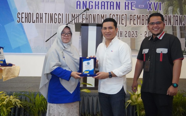 Wakil Bupati Bintan Ahdi Muqsith, Minggu (24/09) di Gedung Convention Hall Hotle Bhadra, pada acara pembekalan Mahasiswa KKN-P2EM Ke XVI. 