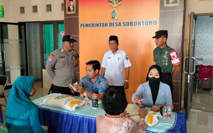 Serda Ribut Juprianto Dampingi Petugas Desa Salurkan Bantuan Langsung Pangan