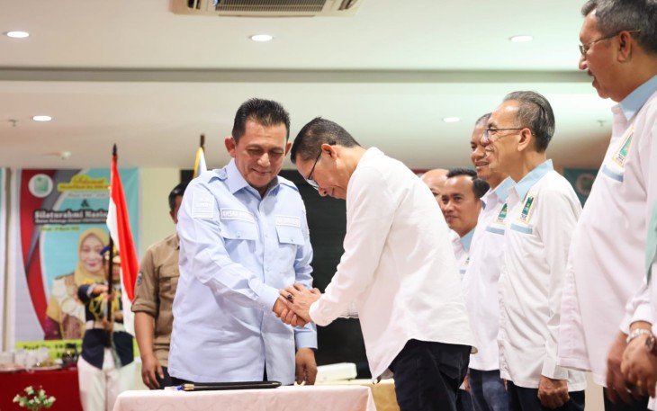 Gubernur Ansar saat Hadiri Silatnas dan Pengukuhan IKA UNRI Kota Batam