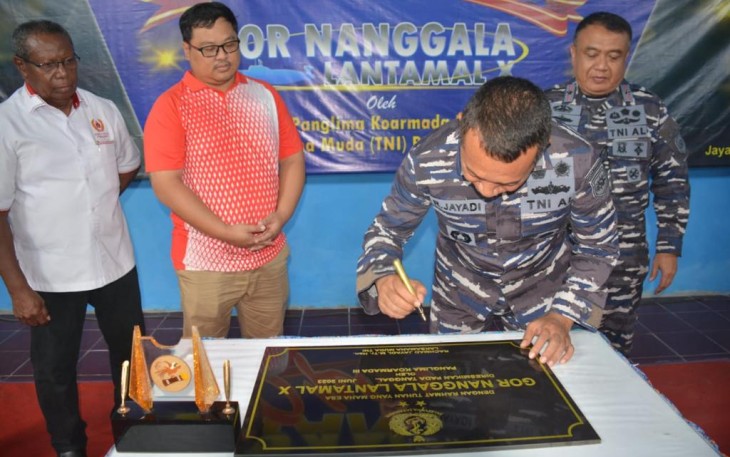 Pangkoarmada III  Laksamana Muda TNI Rachmad Jayadi Resmikan Sarana Olahraga di Jayapura Papua