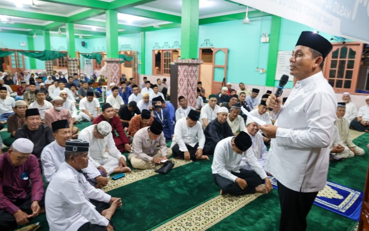 Gubernur Ansar saat Safari Ramadhan di Masjid Al-Marhamah Tanjungpinang 