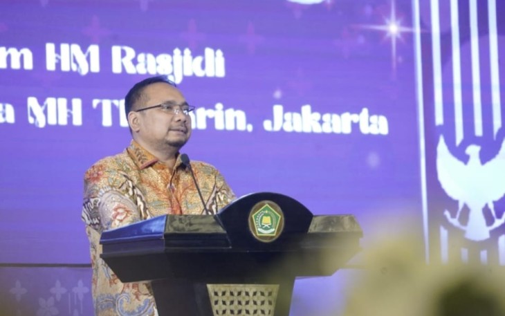 Menteri Agama Republik Indonesia Yaqut Cholil Qoumas meluncurkan Batik Jemaah Haji Indonesia 1445 H/2024 M. Motif Sekar Arum Sari terpilih sebagai Batik Jemaah Haji mendatang