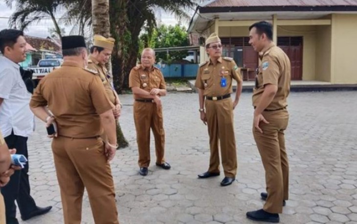Bupati Agus Istiqlal saat Tinjau Kesiapan Kantor Polres Pesisir Barat