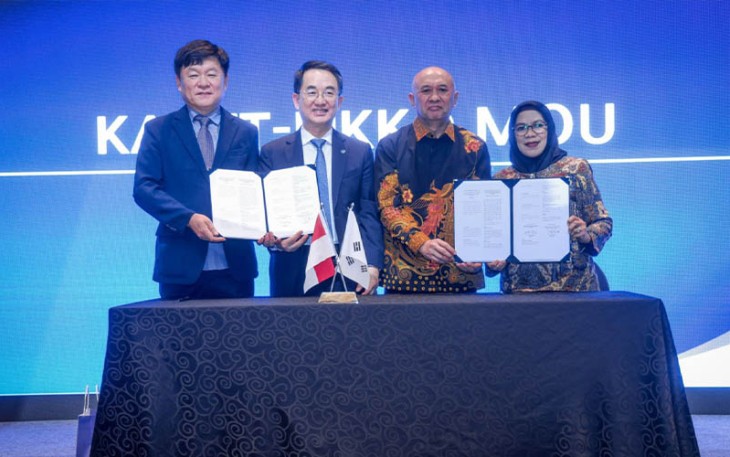MenKopUKM Teten Masduki dalam acara Business Forum II Provinsi Busan/Korea Selatan dan Penandatanganan MoU tentang RnD Center EV antara PIKKO dengan BEPA terkait hibah program dari Provinsi Busan di Jakarta, Selasa (10/10)