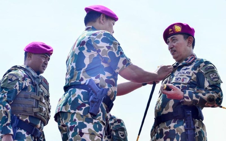 Kapolri saat Disematkan Jadi Warga Kehormatan Marinir
