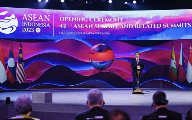 Presiden Jokowi saat Resmi Buka KTT Ke-43 ASEAN