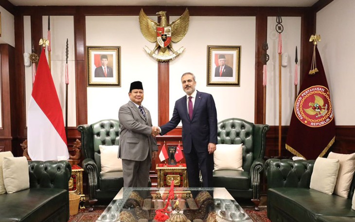 Menhan Prabowo saat Terima Kunjungan Menlu Turki di kantor Kemhan, Sabtu (15/7).