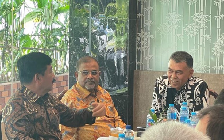 Bupati Natuna, Wan Siswandi saat bercengkrama dengan Menteri ATR/BPN RI