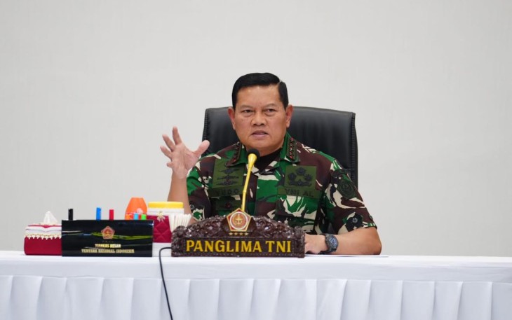 Panglima TNI Laksamana TNI Yudo Margono, S.E., M.M. saat mengawali rapat paparan Latihan Gabungan (Latgab) TNI 2023 oleh Dankodiklat TNI Letjen TNI Eko Margiyono, M.A. bertempat di Wisma Ahmad Yani Jl. Taman Suropati No.10, Menteng, Jakarta Pusat, Selasa (4/7/2023).