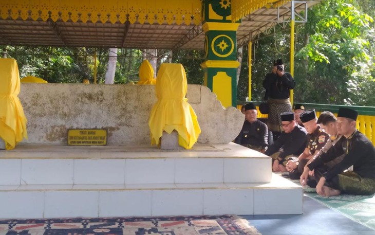Ziarah Makam