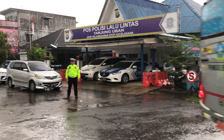 Petugas saat laksanakan Pengamanan Kepulangan Jamaah Haji Asal Kabupaten Bintan