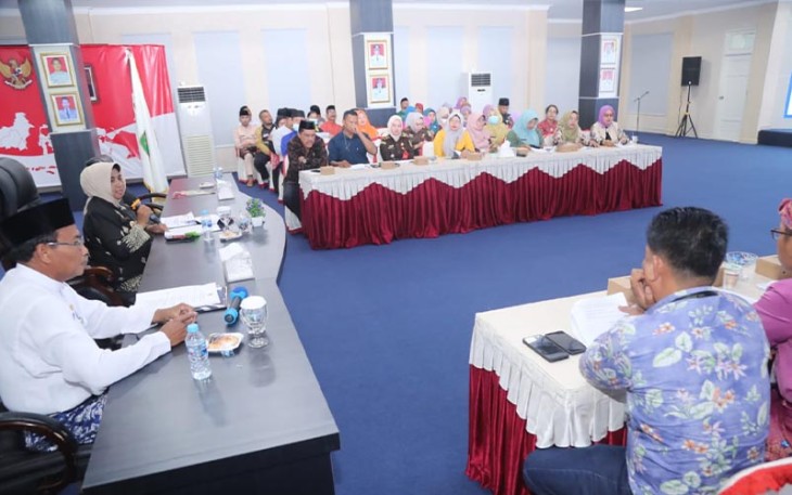 Wali Kota Rahma saat Pimpin Rapat Pengembangan Kota Layak Anak