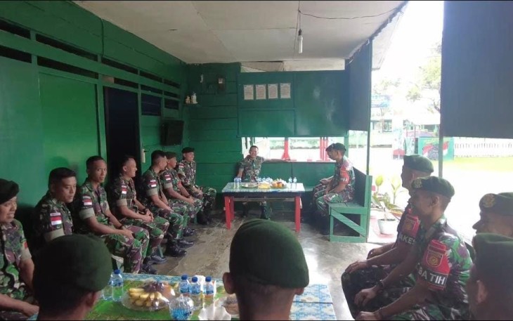 Satgas Yonarmed 1 Kostrad saat Terima Kunjungan Tim Wasops Mabesad