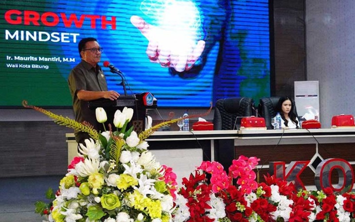 Wali Kota Bitung saat memberikan kuliah umum