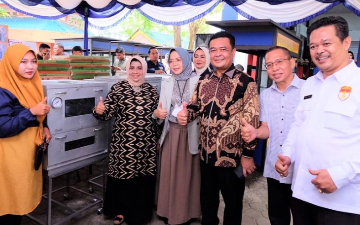Walikota Tanjung Pinang  Hj .Rahma.S.IP.MM saat meninjau lokasi 