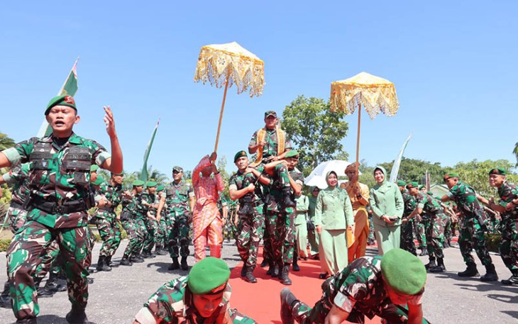 Pangdam XII/Tpr saat disambut hangat di Brigif 19/KH