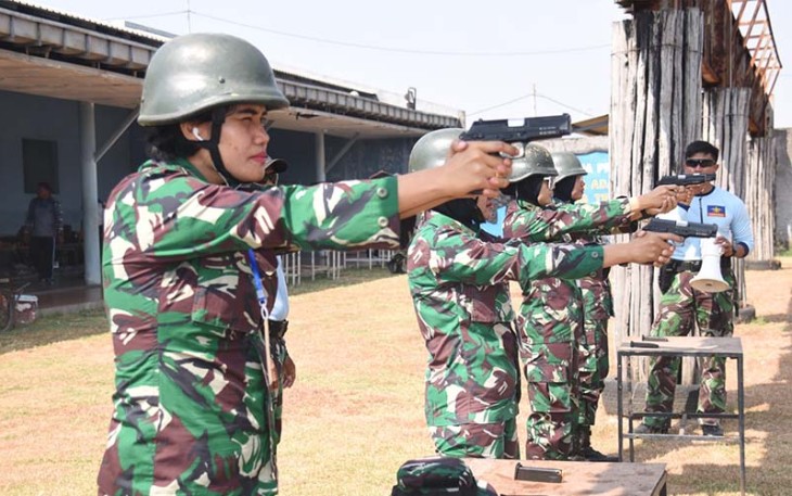 Siswa Diktukpa Pusdikbanmin Asah Kemampuan Menembak