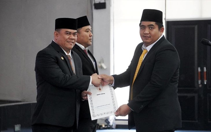 Bupati Bintan Roby Kurniawan SPWK saat Lantik Sekda Bintan Ronny Kartika 