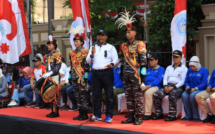 Dankodikdukum Kodiklatal saat Hadiri Kirab Kota Jelang Kejurnas Grasstrack Junior Motocross Supertrack Championship Kasal Cup 2023 di Lamongan