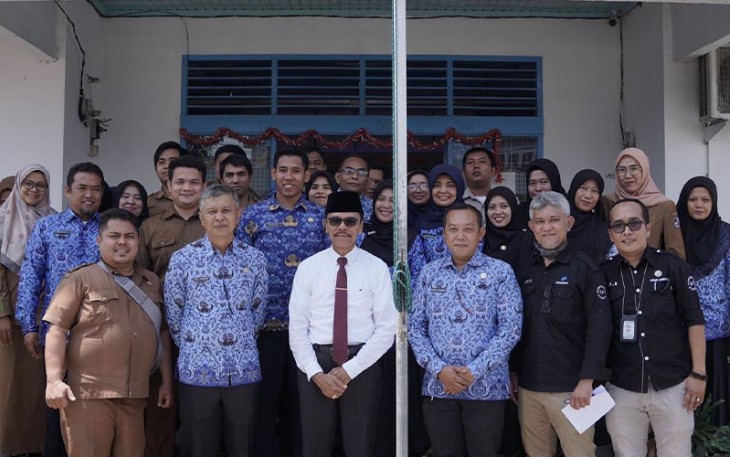 Bupati Safaruddin, saat bersama Kadis dan ASN Diskominfo Kabupaten Limapuluh Kota.