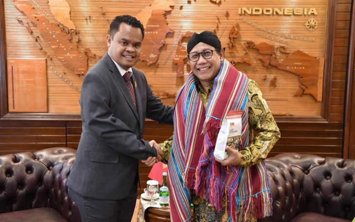 Sekretaris Negara Pembangunan Lokal Timor Leste Mateus Wilfredus dos Santos Tallo saat audiensi dengan Gus Halim di Kantor Kemendes PDTT Jakarta, Selasa (23/1/2024).