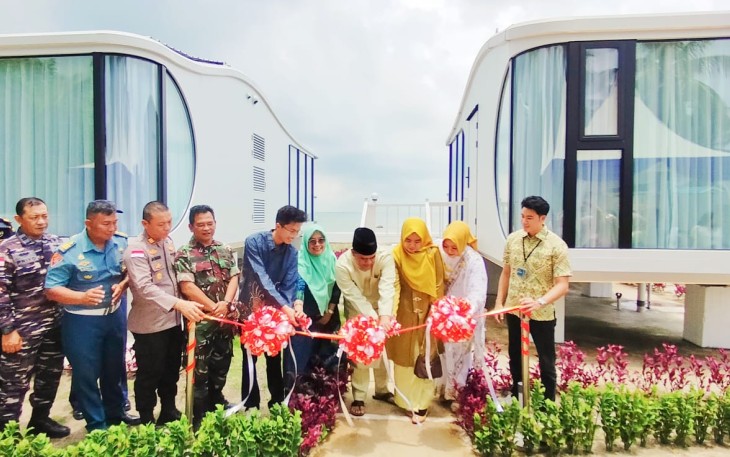 Sekda Bintan Ronny Kartika saat meresmikan Saga Village Resort di Sakera Bintan Utara, Selasa (24/09/2024).
