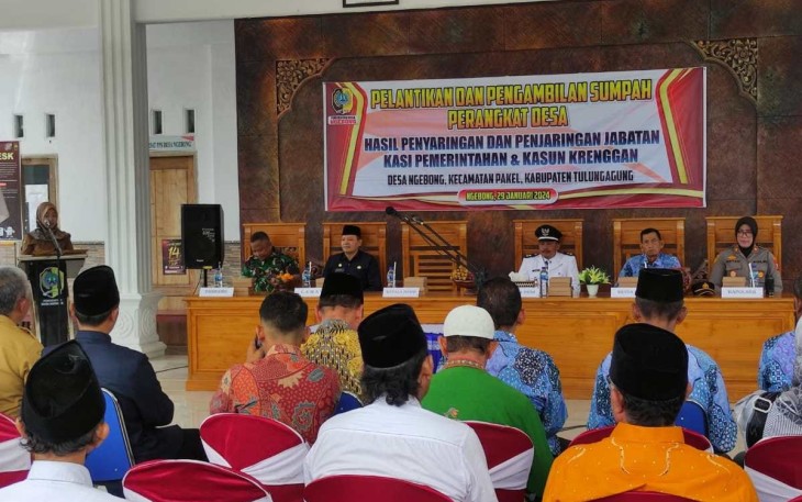 Prosesi Pelantikan Perangkat Desa Ngebong