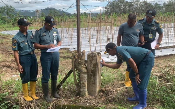 Danlanudal Manado Ajak Perwira Staf Cek Patok Tanah Pangkalan