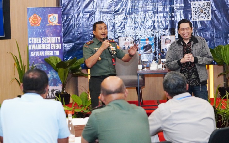Komandan Satuan Siber (Dansatsiber) TNI Brigjen TNI Ari Yulianto, S.I.P., M.H.I., menggelar Security Awareness Program Seminar yang diikuti oleh Komunitas Siber Bela Negara dengan tema “Security Awareness Program”, bertempat di Oakwood Hotel & Apartments Taman Mini, Jakarta Timur, Rabu (21/8/2024)