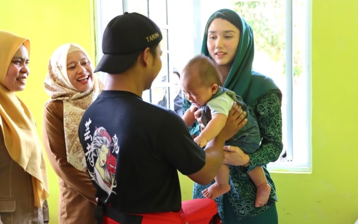 Plt Ketua TP PKK Bintan Sabine Rohden membuka kegiatan Bulan Penimbangan Nasional, Selasa (05/11) di Posyandu Mawar Desa Busung
