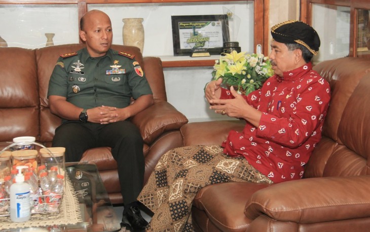 Dandim saat Kunjungi Sekdakab Trenggalek