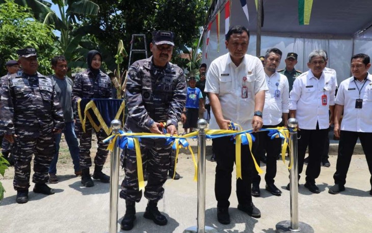 Wadan Lantamal V Resmikan 250 Rumah Tingal Layak Huni Karya Bakti TNI AL Kerjasama Pemprov Jatim