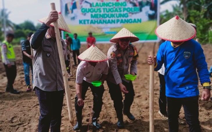 Polsek Belitang III Gelar Kegiatan Launching Gugus Tugas Polri Secara Serentak 