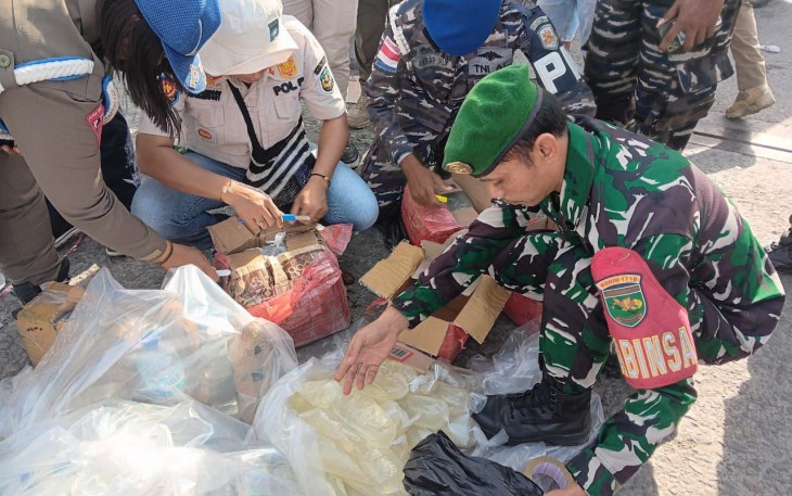 Babinsa Koramil Mapurujaya Bersama Kepolisian dan Pemda Gelar Sweeping Gabungan Penumpang Kapal Laut