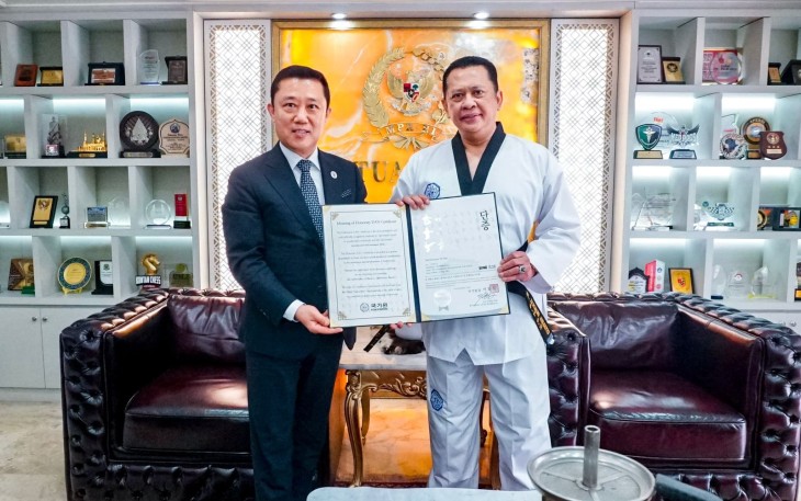 Ketua MPR RI Bamsoet Terima Sabuk Kehormatan DAN VII dari Organisasi Taekwondo Korea Kukkiwon