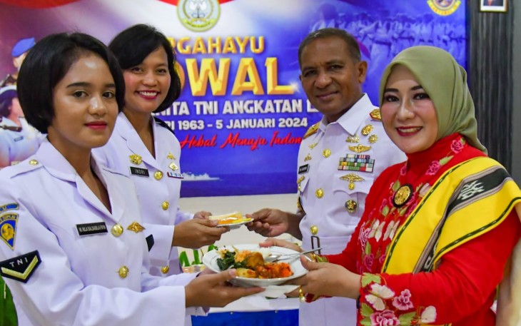 Pangkalan Utama TNI Angkatan Laut (Lantamal) IX Ambon. Brigjen TNI (Mar) Said Latuconsina, M.M., M.T. M.Tr. Opsla hadiri syukuran Hari Ulang Tahun Korps Wanita TNI Angkatan Laut (Kowal) ke 61 Tahun 2024, Jumat (05/01/2024)