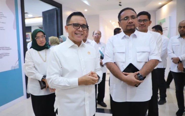MenPAN-RB Abdullah Azwar Anas bersama Menag Yaqut di Jakarta 