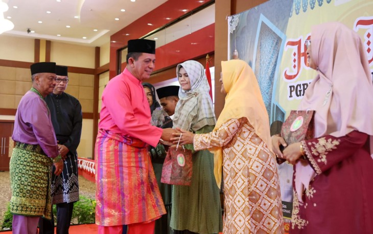 Gubernur Ansar Ahmad saat Halalbihalal Bersama Ribuan Guru