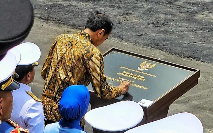 Presiden Republik Indonesia Ir. Joko Widodo saat meresmikan Graha Utama Akmil Magelang, Senin (29/1/2024).