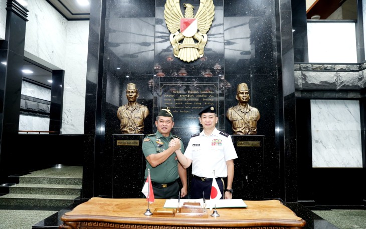 Kepala Staf Angkatan Darat (Kasad) Jenderal TNI Maruli Simanjuntak, M.Sc., saat menerima kunjungan kehormatan Chief of Staff Japan Ground Self Defence Force (Kasad Jepang), Jenderal Yasunori Morishita, di Markas Besar Angkatan Darat (Mabesad), Jakarta, Rabu (4/9/2024).