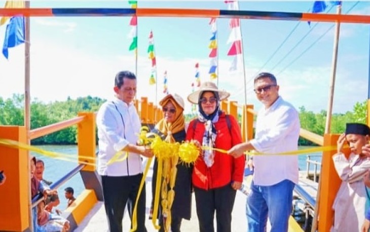 Gubernur Ansar Resmikan Jembatan Penghubung Subang Mas-Air Raja Kota Batam