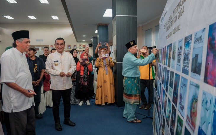 Pj Wali Kota Andri Luncurkan Seratus Buku Karya Peserta FSGIB