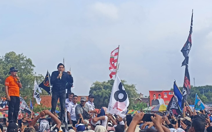 Lautan Manusia Penuhi Kampanye Akbar Lucky Hakim-Syaefudin