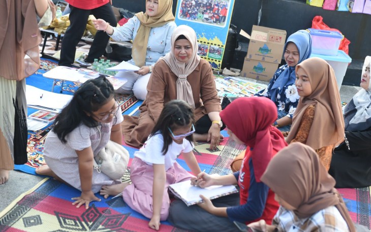 Bunda Literasi Kepri Piknik Bersama Puluhan Anak-anak