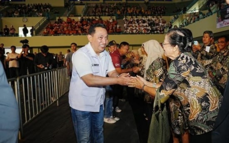 Kapolri Jenderal Listyo Sigit Prabowo dalam acara Hari Alumni Ke-50 SMAN 8 Yogyakarta yang digelar di GOR Universitas Negeri Yogyakarta, Sleman, Minggu (7/1/2024). 
