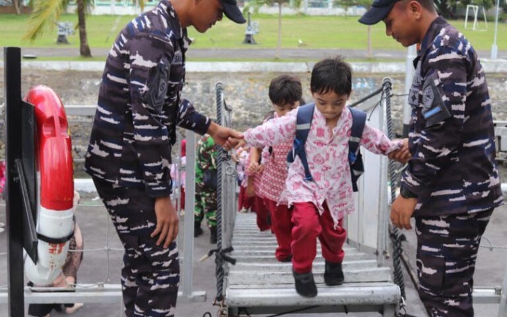 Warship Tour TNI AL