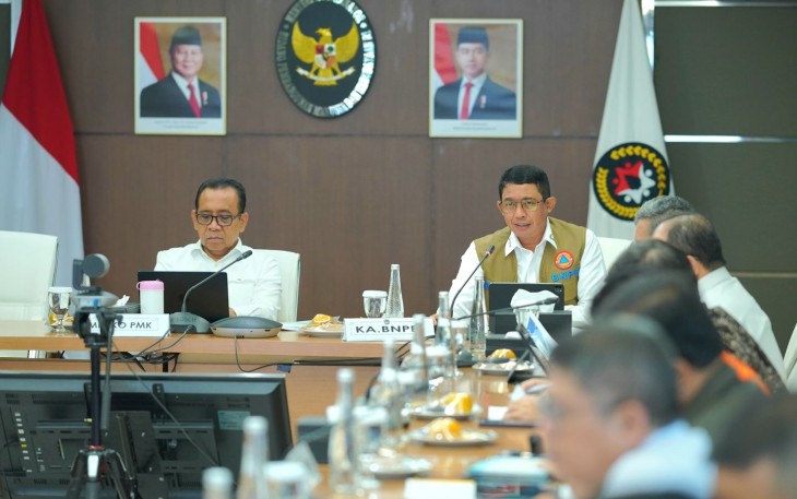 Letjen TNI Dr. Suharyanto, S.Sos., M.M., menghadiri Rapat Tingkat Menteri (RTM) pengiriman bantuan kemanusiaan ke Vanuatu yang dilaksanakan di Gedung Kemenko PMK pada Senin (23/12).